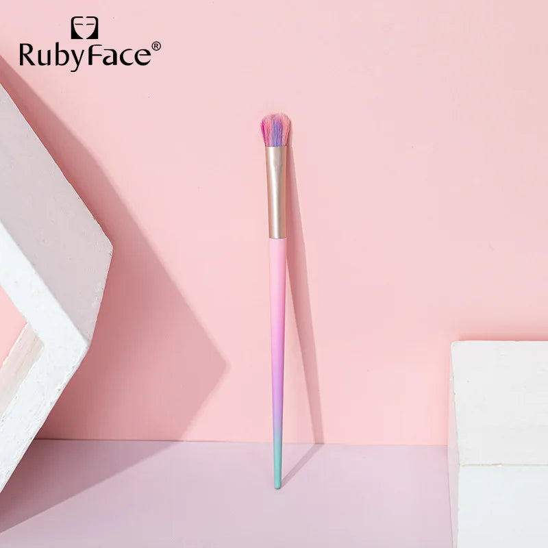 Beauty Colorful Tricolor Makeup Brush for Cosmetics Foundation Blush Powder Eyeshadow Makeup Brush Tool Soft Makeup Brushes