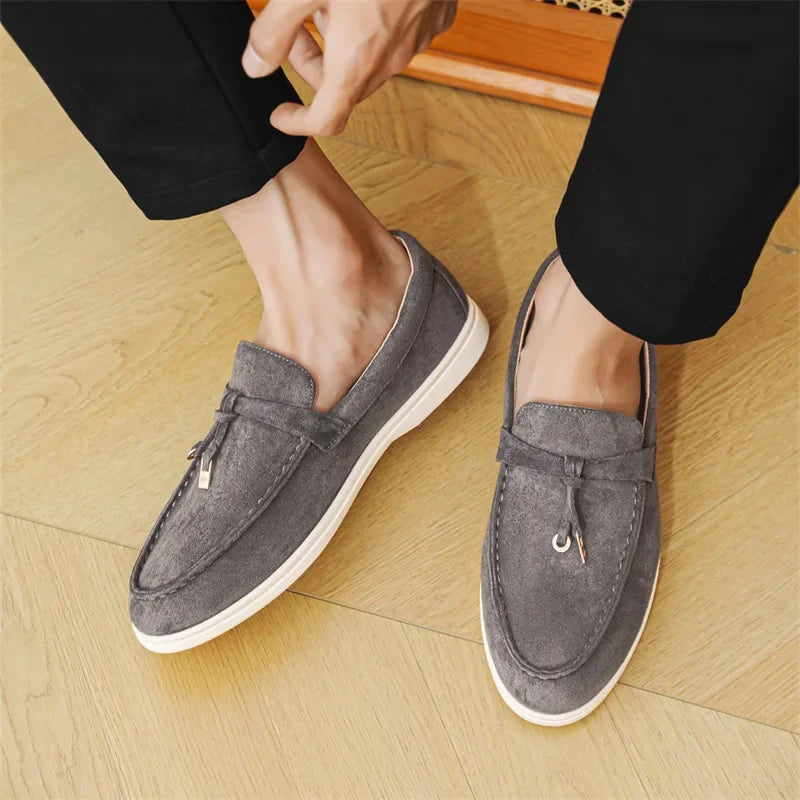 New Men's Shoes Suede Loafers Fashionable British Men's Casual Shoes Moccasins Outdoor Driving Shoes Handmade Slip Flat Shoes