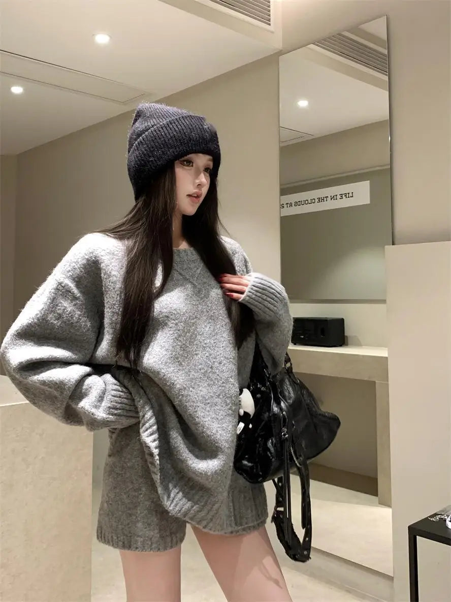 Korean Women's Suit in Autumn and Winter Loose Round Neck Long Sleeve Sweater Jacket Shorts Two-piece Suit