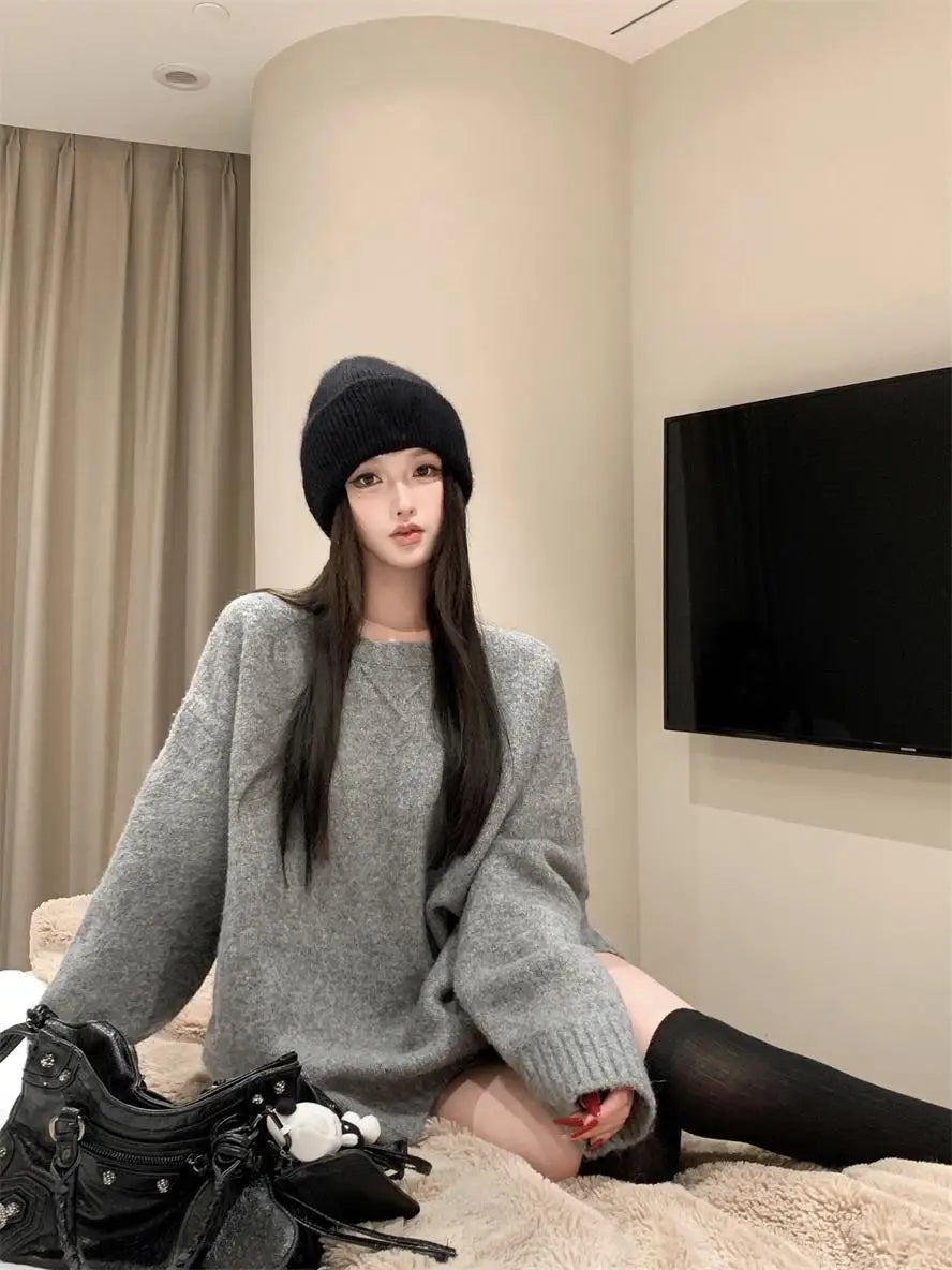 Korean Women's Suit in Autumn and Winter Loose Round Neck Long Sleeve Sweater Jacket Shorts Two-piece Suit