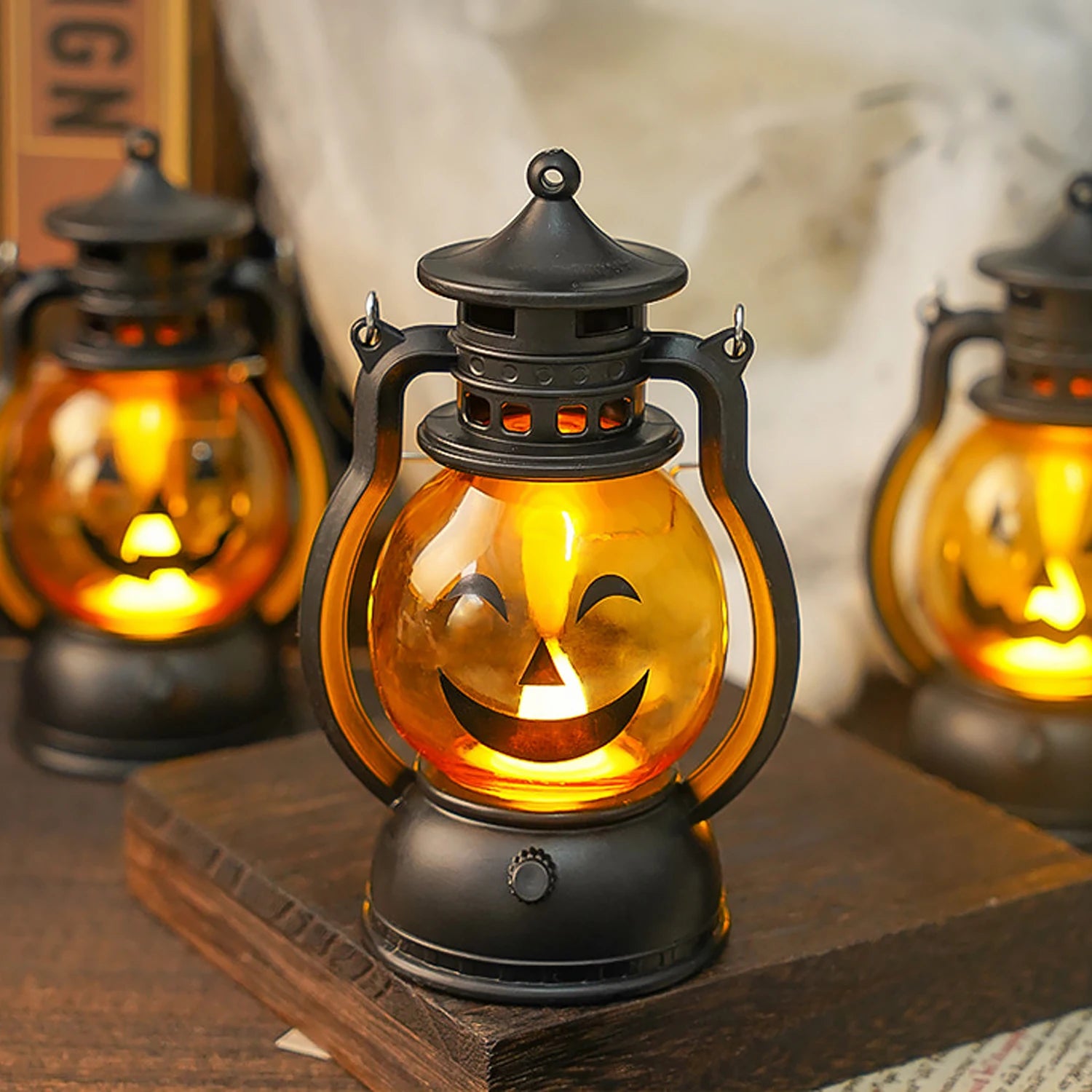 Halloween Oil Lamp，LED Electronic Wax Candle Light，Handheld Lantern，Party Atmosphere Props，Luminous Ornaments