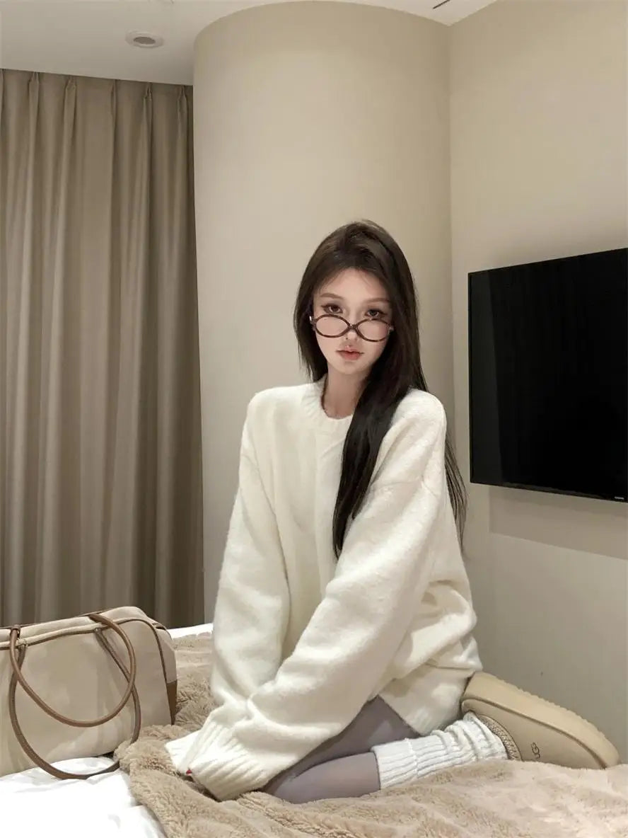 Korean Women's Suit in Autumn and Winter Loose Round Neck Long Sleeve Sweater Jacket Shorts Two-piece Suit