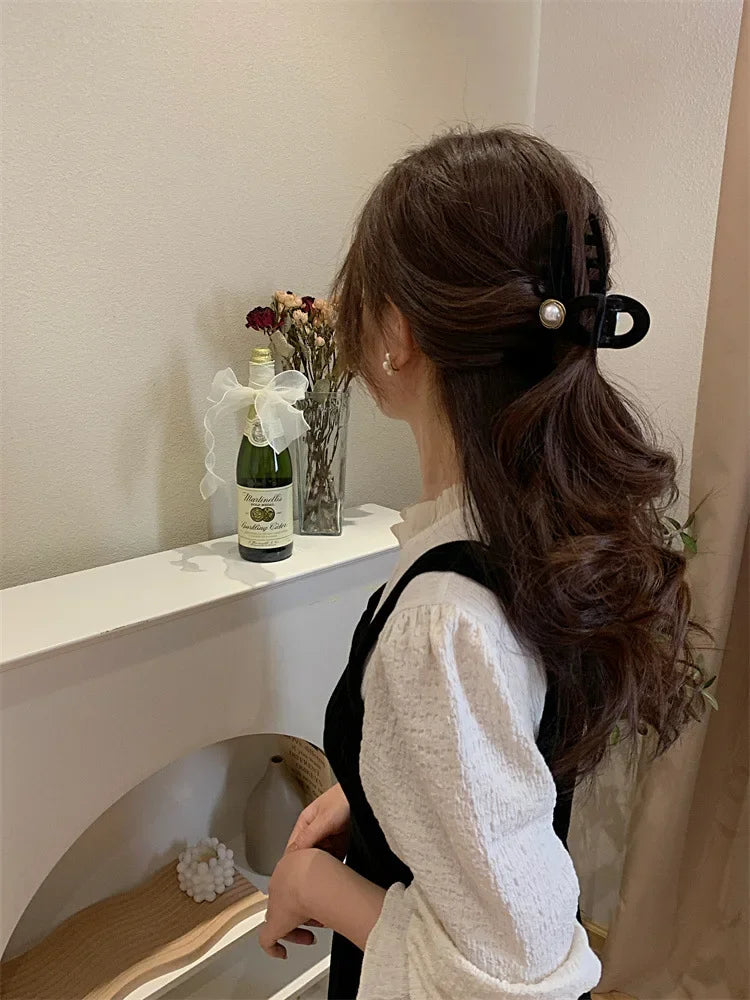 Women Hair Accessories Korean Fashion Large Black Pearl Camellia Heart Hair Claw Elegant Updo Headwear for Girls Shark Hair Pins