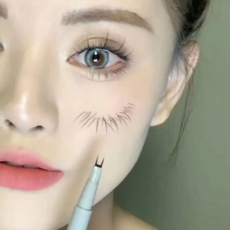 Double-claw eyeliner extremely thin two-claw lower eyelashes eyeliner liquid pen is waterproof, non-smudge and sweat-proof