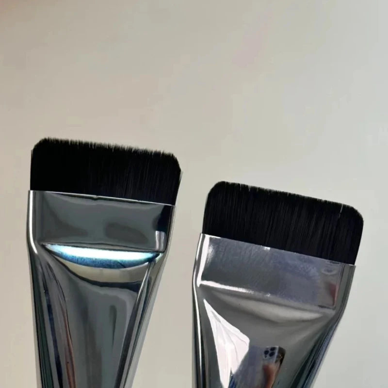 Korea wakemake Flat head One line Foundation Makeup Mask Ultra-thin flawless bare skin concealer brush Makeup tool brush