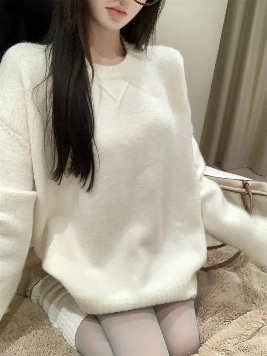 Korean Women's Suit in Autumn and Winter Loose Round Neck Long Sleeve Sweater Jacket Shorts Two-piece Suit