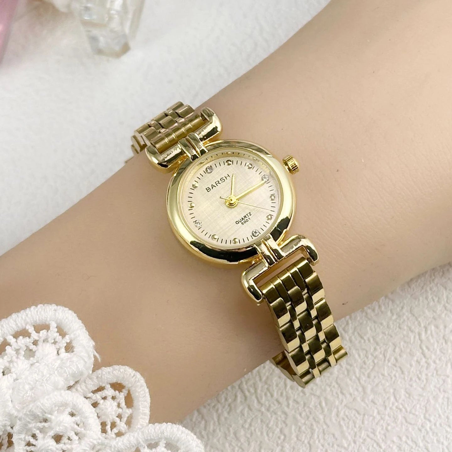 Women's Watches Fashionable and High-end Gold Steel Strip Small Dial Quartz Watch Simple Elegant Style Ladies' Watches