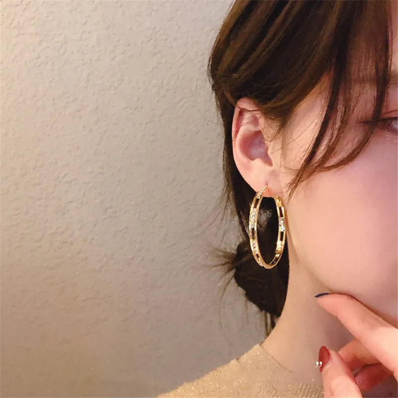 Luxury Female Big White Round Hoop Earrings Fashion Gold Color Color Wedding Earrings Double Zircon Stone Earrings For Women