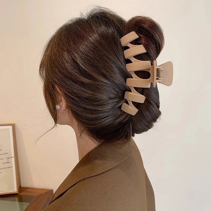 Fashion Korean Solid Color Acrylic Wave Hair Claws for Women Simple Hair Clip High Quality Daily Hair Accessories Girls Gift