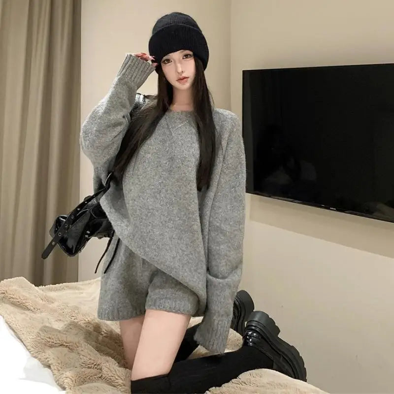 Korean Women's Suit in Autumn and Winter Loose Round Neck Long Sleeve Sweater Jacket Shorts Two-piece Suit