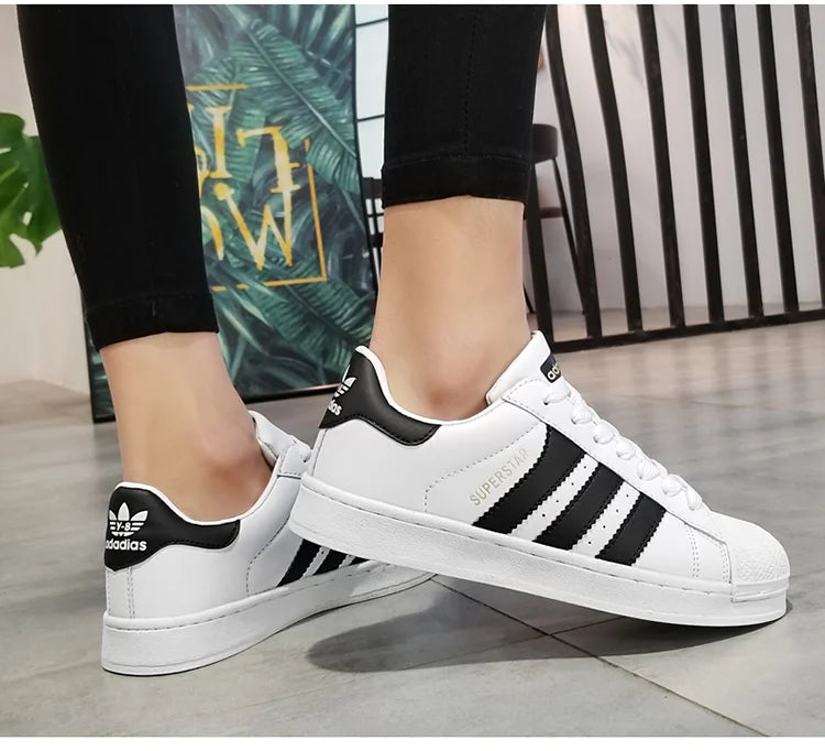 Couple Boardshoes Simple Basics Versatile Comfy Casual Light Walking Shoes New Hot Selling Men Women Student Little White Shoes