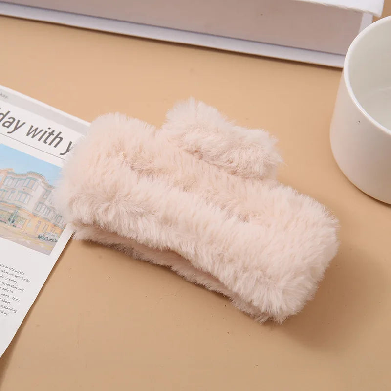 Winter Plush Square Hair Claw for Women Korean Elegant Acrylic Hairpins Faux Fur Hair Clip Pink Barrette Crab Hair Accessories