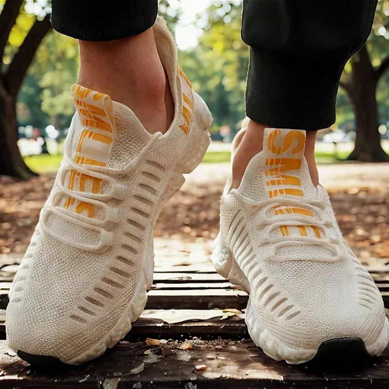 Men's Sports Shoes Fashionable Lightweight Breathable Trendy Flat Shoes Outdoor Athletics Jogging Gym Training Shoes Sneakers