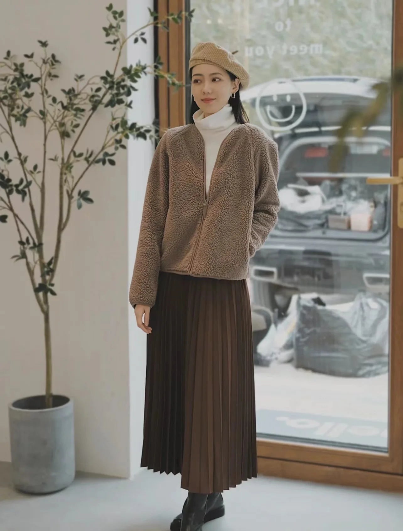 Women Lambswool Jackets 2025 Autumn Winter Thicken Warm Lady Long Sleeve V-neck Outrewear Solid Color Female Chic Zipper Coats