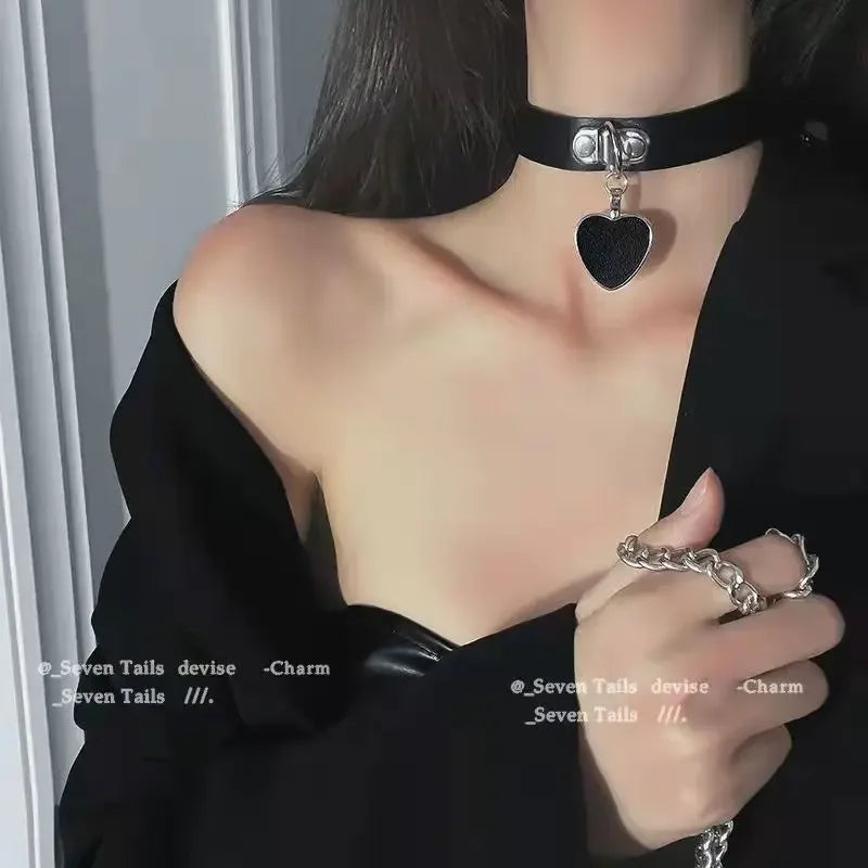 Women Sexy Erotic PU Leather Traction Rope Metal Link Chain Heart Pendant Punk Collar Choker Necklace Costume Props Accessories