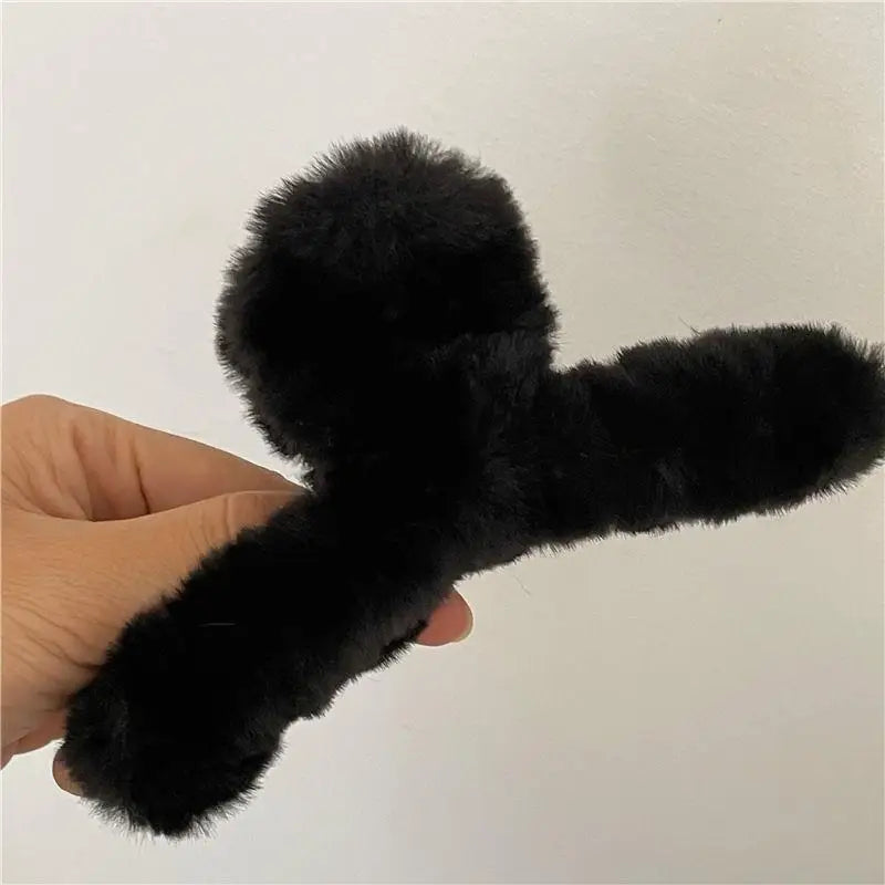 Winter Faux Fur Hair Claw For Women Girls Acrylic Crab Barrette Hairpin Furry Headwear Hair Claw Clip Fashion Hair Accessories