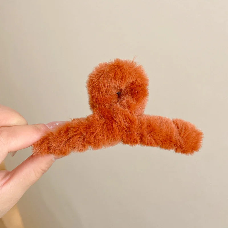 Winter Faux Fur Hair Claw for Women Elegant Acrylic Crab Barrette Hairpin Girl-Hair Accessories Furry Headwear Hair Claw Clip