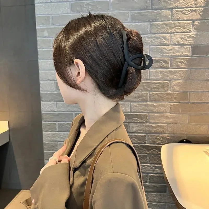 2/4Pcs Women Hair Claw Clip Cross Matte Hairpin Fashion Hairgrips Large Hair Claw Crab Clips Girls Korean Hair Accessories