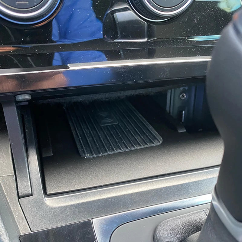 15W car wireless charger center console phone charger fast charger charging plate pad charging holder for Volkswagen Golf 7 MK7