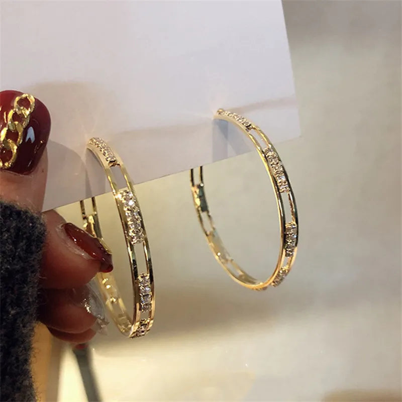 Luxury Female Big White Round Hoop Earrings Fashion Gold Color Color Wedding Earrings Double Zircon Stone Earrings For Women