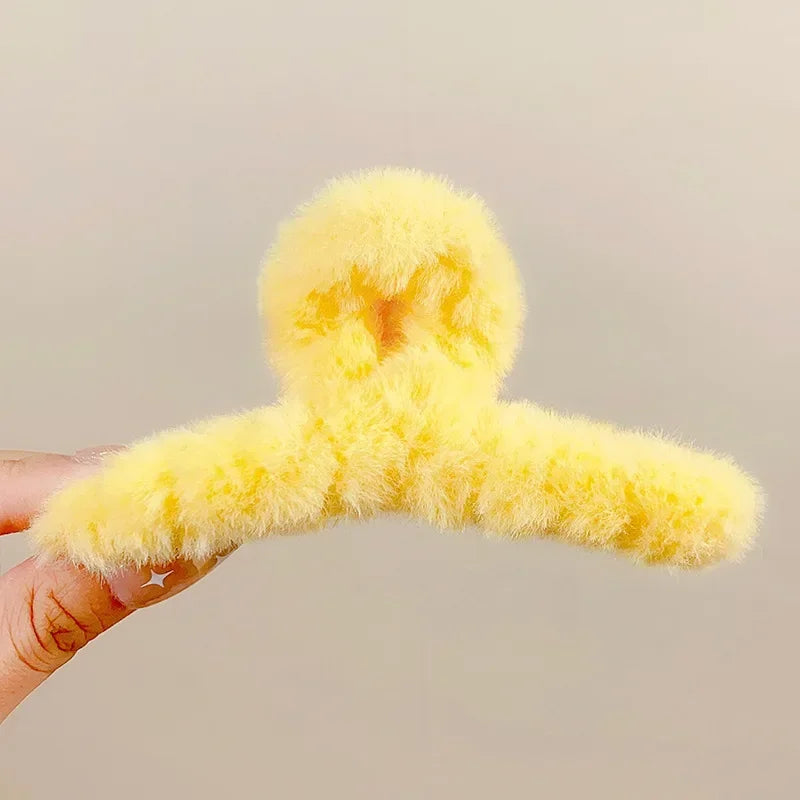 Winter Faux Fur Hair Claw for Women Elegant Acrylic Crab Barrette Hairpin Girl-Hair Accessories Furry Headwear Hair Claw Clip