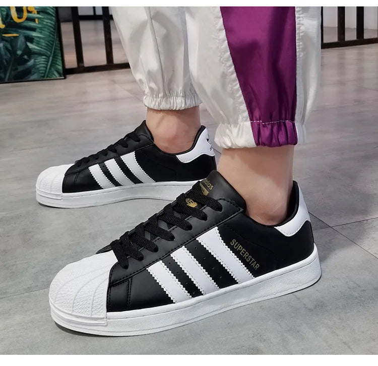 Couple Boardshoes Simple Basics Versatile Comfy Casual Light Walking Shoes New Hot Selling Men Women Student Little White Shoes