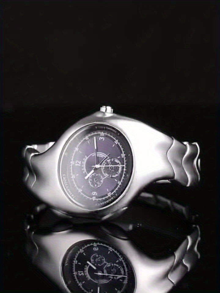 A Uniquely Shaped Y2K Original Men'S Watch, a Non-Mechanical Timepiece with a Twisted Retro Fashion, Vintage High-End, Niche Quartz Wristwatch.